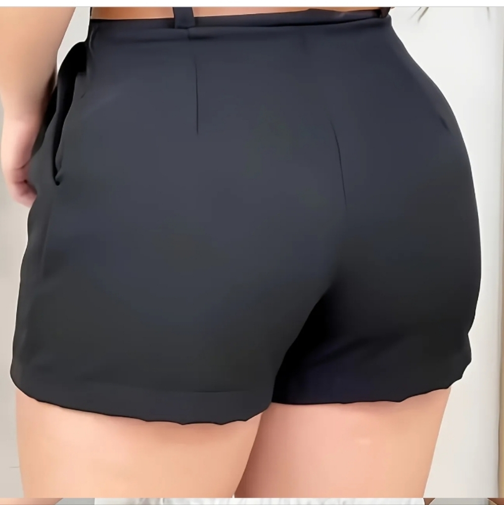 Chic High Waist Black Women's Shorts - Picture 2 of 2